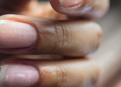 Close-up of natural nails at Gelvibes, Montréal, Québec, CA, showcasing well-maintained nail care.