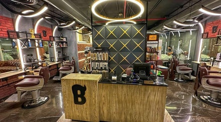 Bekky Barber - Dubai Hills Mall, bild 2