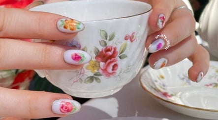 Elegant floral nail art at Fitzroy - Mitty Nails & Beauty, Melbourne, Victoria, AU. Perfect manicure with a teacup.