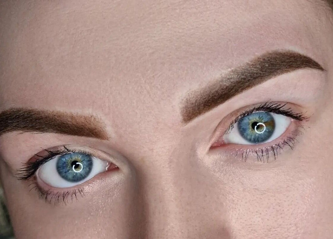 Perfectly shaped eyebrows at Glowmeup in Rochdale, England, GB showcasing expert beauty services.