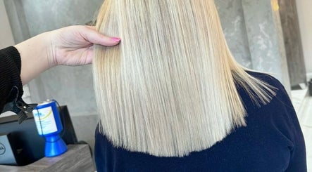 Paola Lapertosa Hair, bilde 2