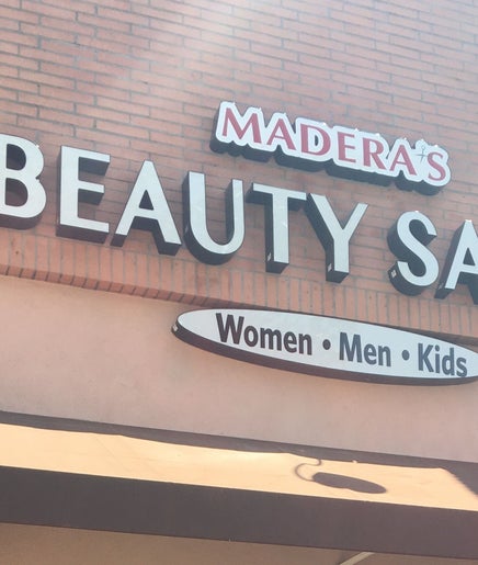 Madera's Beauty Salon صورة 2