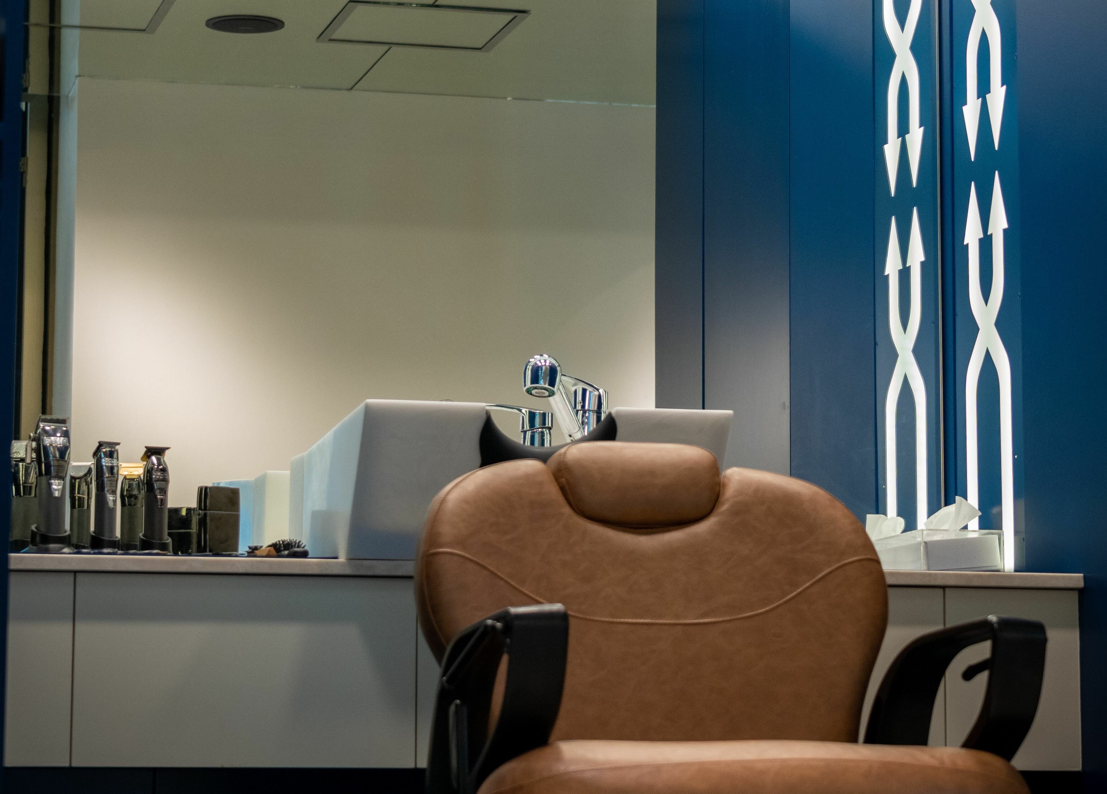 Luxurious barber chair at Shuffle Gents Barber, Mubarak Al-kabeer Governorate, KW.