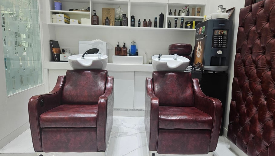 Groomen Barbershop - Ibn Battuta Mall – kuva 1