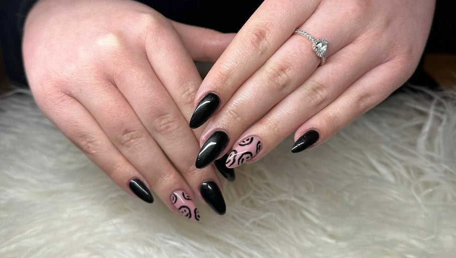 Nails by Aston (not currently taking on new clients) image 1