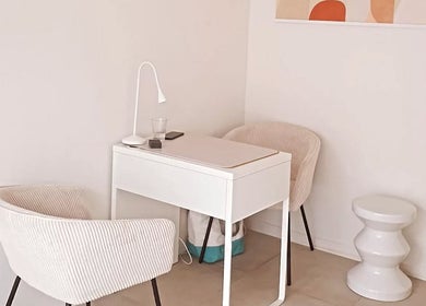 Coin de détente minimaliste chez Morgane Di Bella-Sucé sur Erdre, Sucé-sur-Erdre, Pays De La Loire, FR