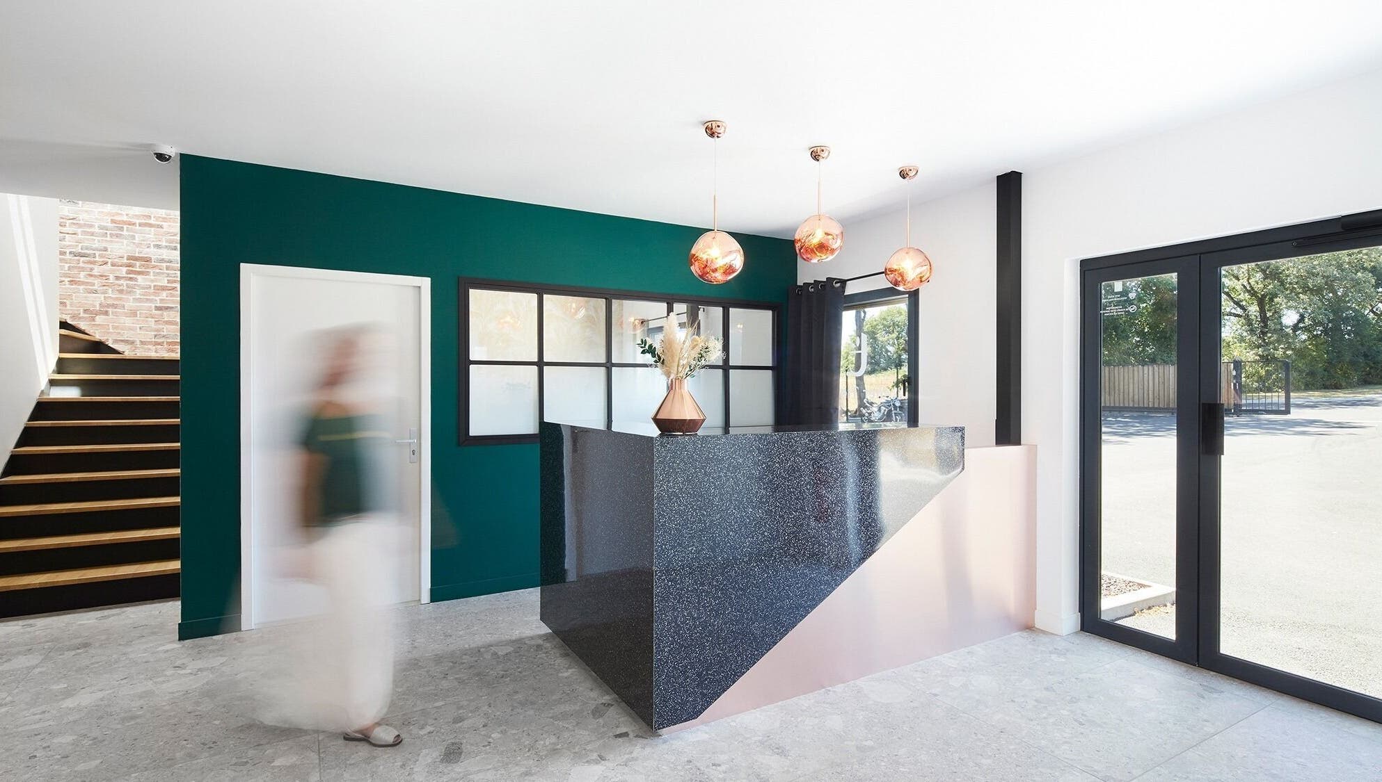 Accueil moderne chez Morgane Di Bella-Sucé sur erdre, Sucé-sur-erdre, Pays De La Loire, FR avec décoration chic.