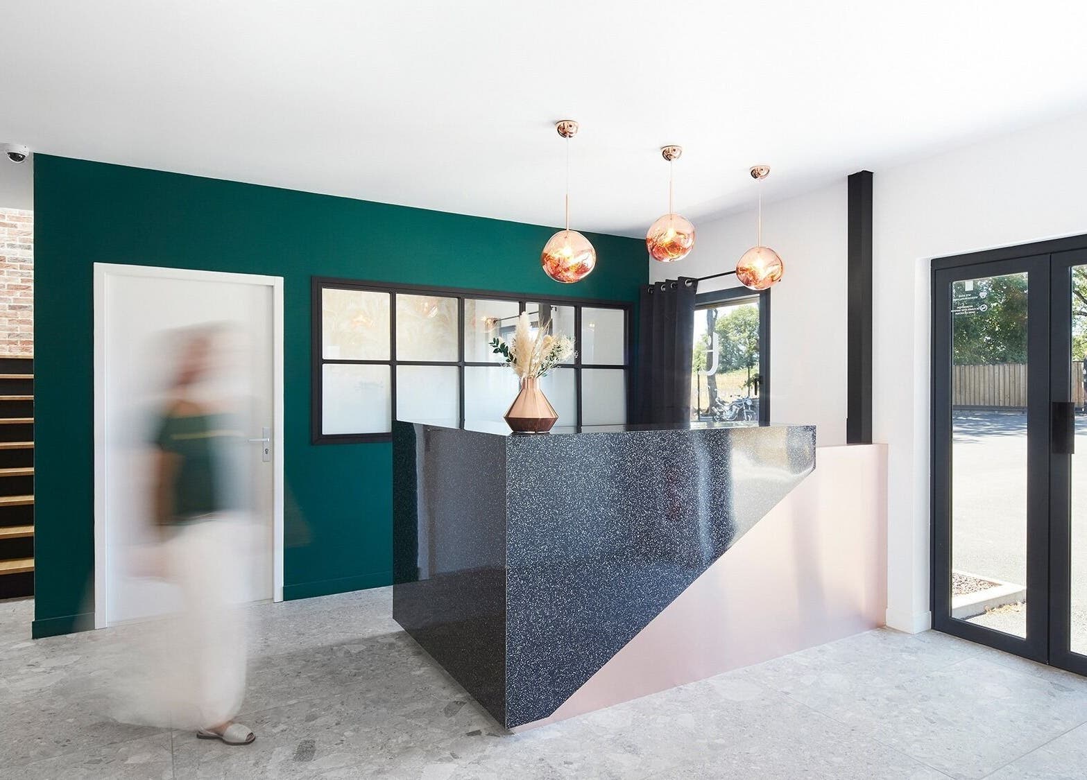 Accueil moderne chez Morgane Di Bella-Sucé sur erdre, Sucé-sur-erdre, Pays De La Loire, FR avec décoration chic.