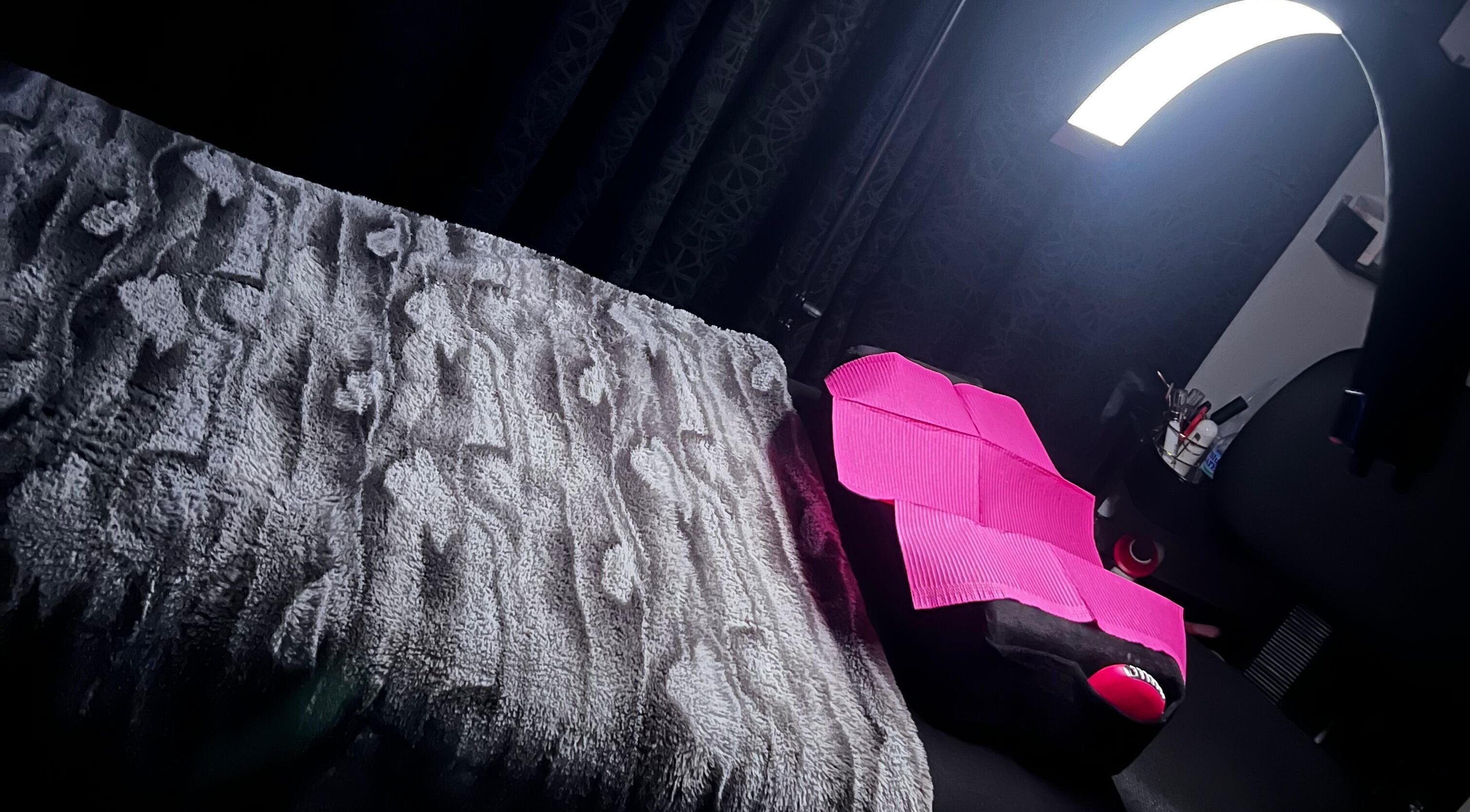 Relaxing treatment bed at Lashed Houzz x Vee, Port of Spain, Port of Spain Corporation, TT, featuring soft textures.