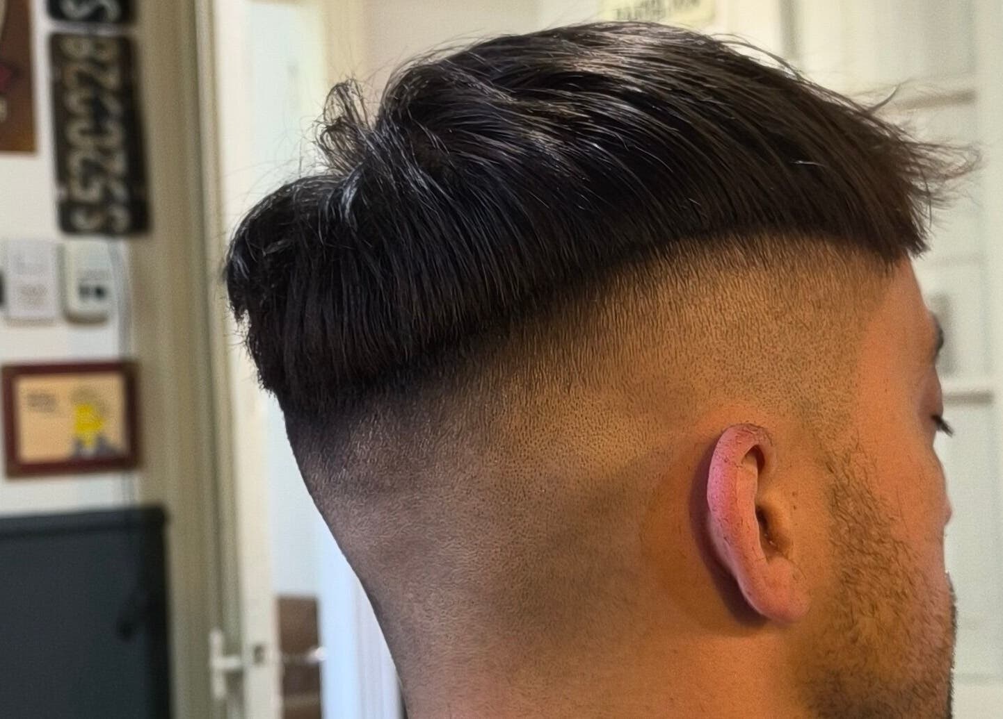 Corte de cabello moderno en Barberia Dandy, Cañada De Gomez, Santa Fe, AR.