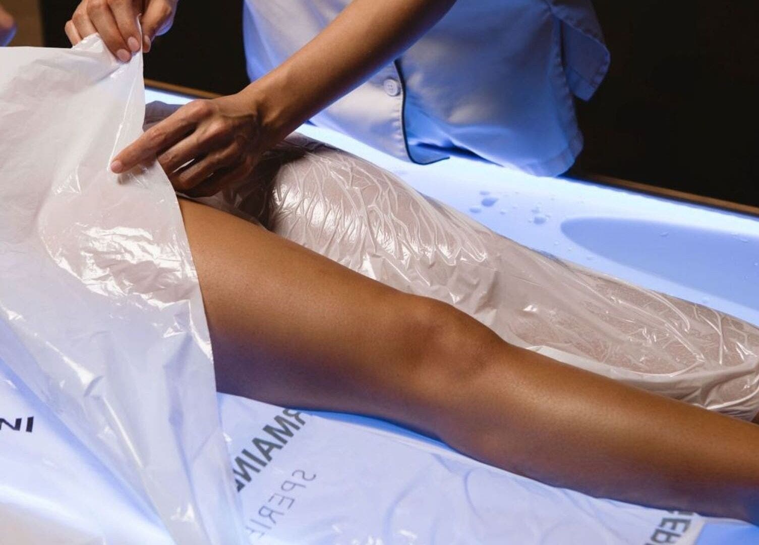 Relaxing leg wrap treatment at Danugur Monument (The City), London, England, GB. Luxurious spa experience.