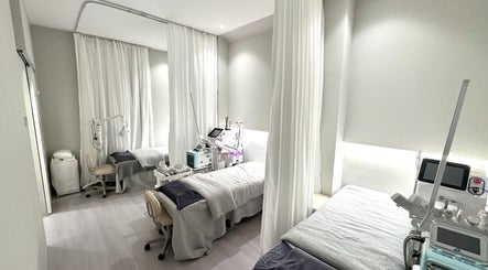 Elegant treatment room at @fiftyfreed.sg - Kovan, Singapore, Singapore, SG. Modern equipment and cozy beds.