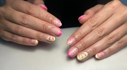 EJW Nails afbeelding 2