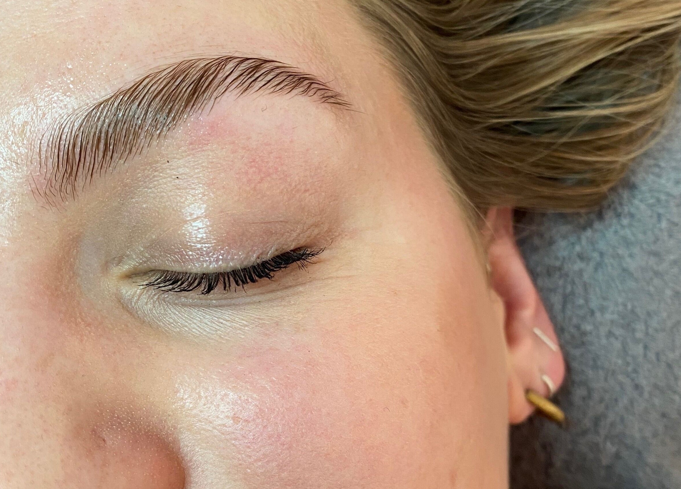 Close-up of well-groomed eyebrow at Studio 48 in Randburg, Gauteng, ZA, showcasing expert beauty care.