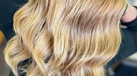 Hair by Marsha, bild 2