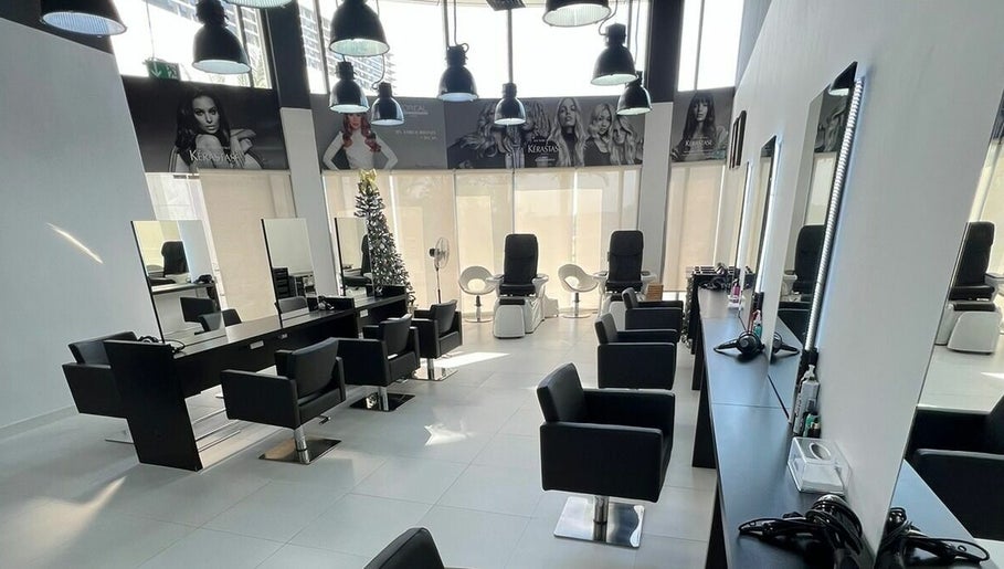 Rami Makeover Hair and Beauty Salon, bilde 1