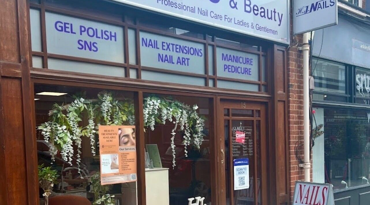 Exterior of Perfect Look By Aman offering nail services in Hitchin, England, GB.