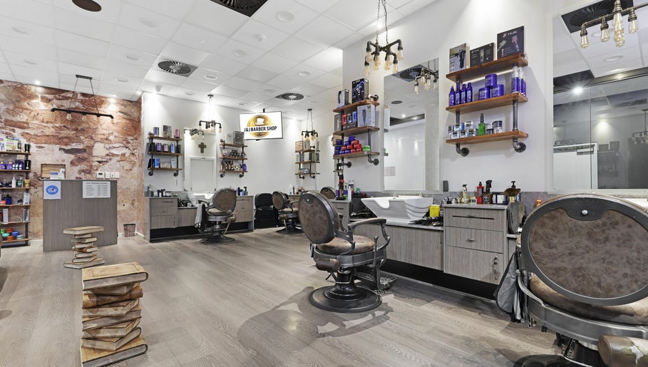 J & J Barber Shop Hoxton Park billede 1