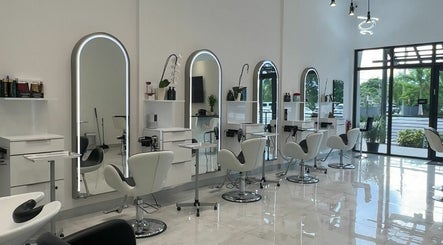 Luxhair Studio imaginea 2