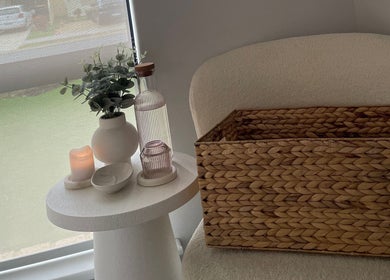Serene interior decor at Pure Bliss Skin Body and Beauty in Kinross, Western Australia enhances relaxation.