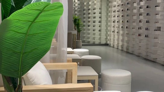 R BlinG Nail Salon