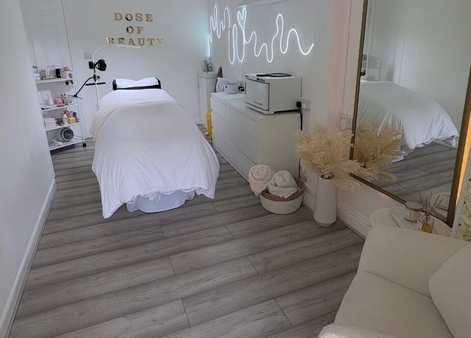Relaxing treatment room at Dose of Beauty, Westcliff-On-Sea, GB with cozy decor and soothing ambiance.