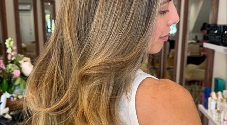 Elegant blonde hair styling at Stratten & Co, Burraneer, New South Wales, AU.