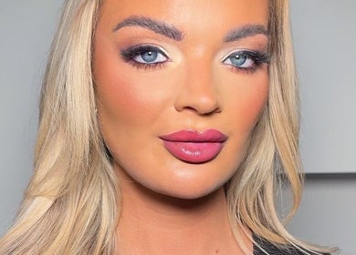 Close-up of elegant makeup at Makeup by Robyn Martin, Sidcup, GB showcasing flawless artistry.