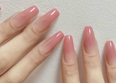 Stylish pink gel nails at Nica Beauty, Hong Kong Island, enhancing elegance and sophistication.