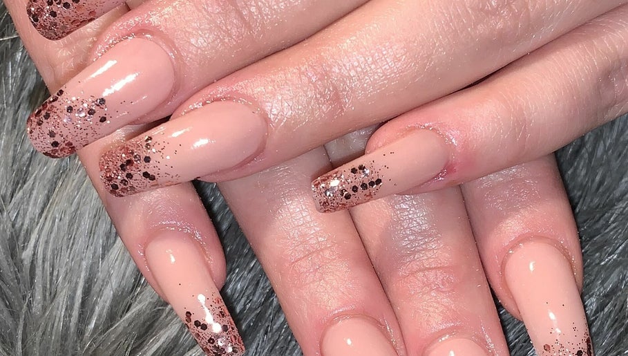 Flaunt It Nails image 1
