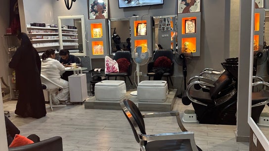 dalla beauty saloon