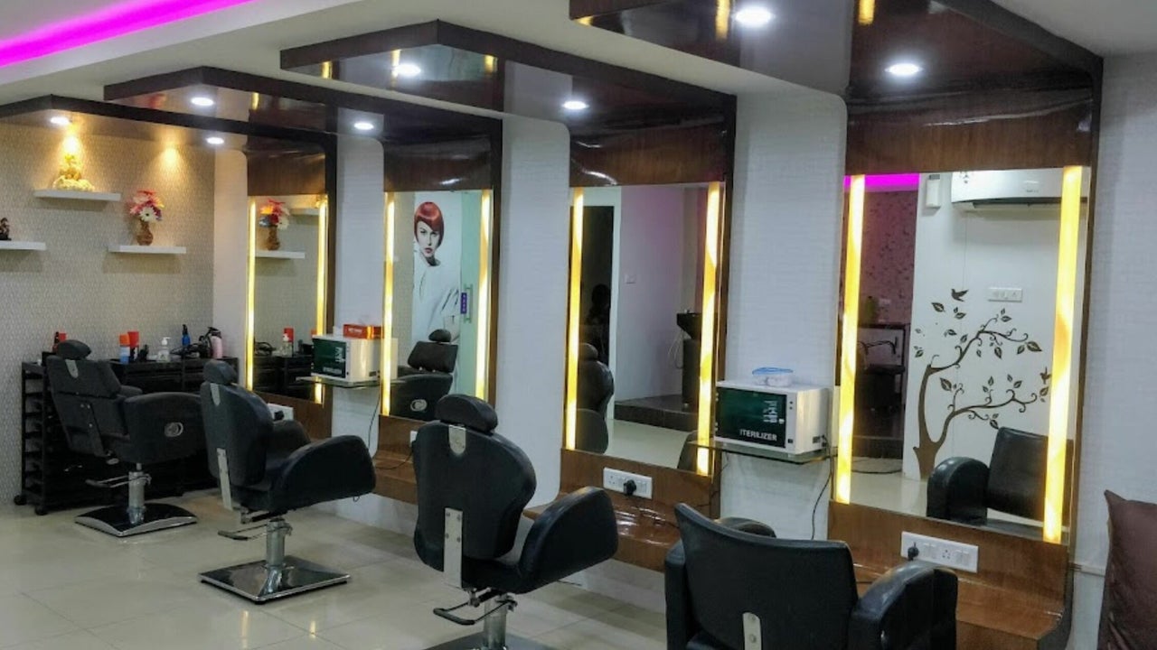Naturals Unisex Salon  Gokul Road Hubli  Walkin to Our Naturals SalonGokul  RoadHubli for a glowing look We salute to all the women  lets begin the  celebration by experiencing our