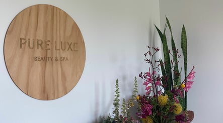 Pure Luxe Beauty and Spa imagem 3