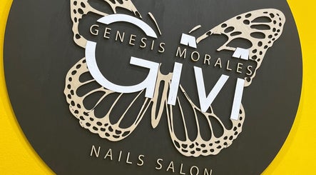 Genesis Morales Nails Artist