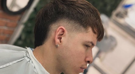 9 Nine Barbearia
