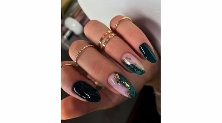 H3R Nails Lounge