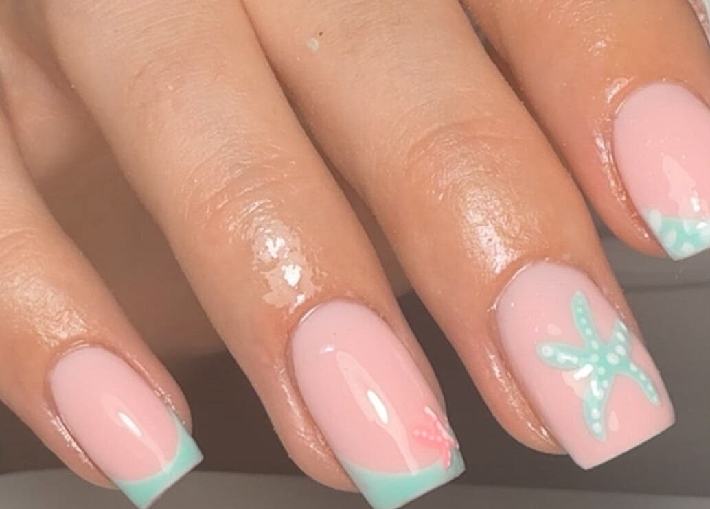 Stylish starfish nail art at Bymolh, Lichfield, England, GB.