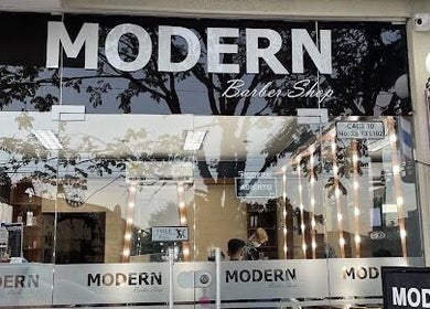 Fachada de Modern Barber Shop en Yopal, Casanare, CO, mostrando un diseño elegante y moderno.