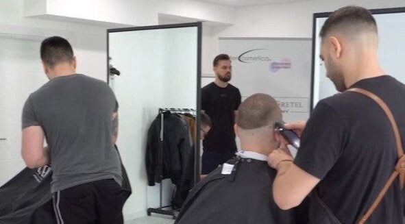 Барбери в Hansel and Gretel Nails & Barber - Academy, Варна, предоставят модерно бръснене и стил.