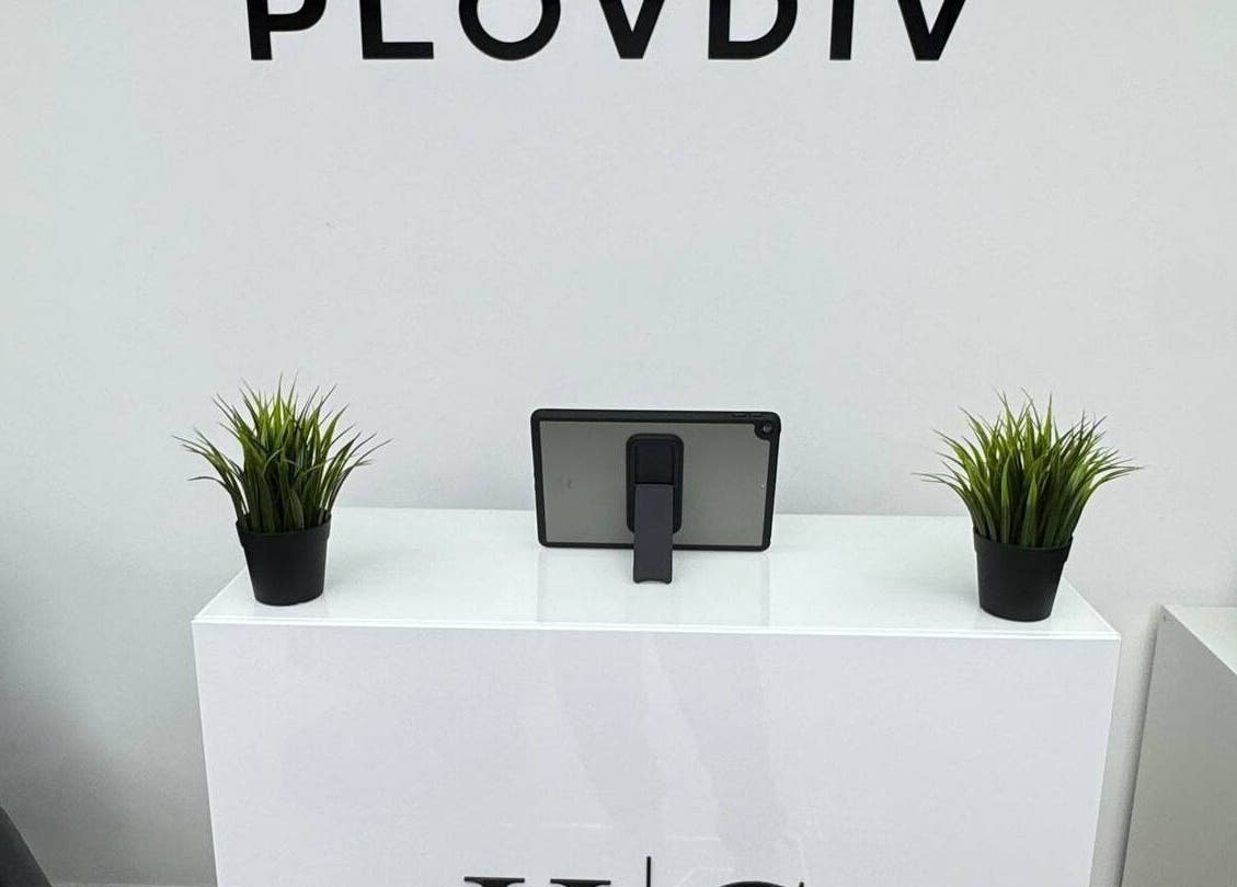 Рецепция на Hansel and Gretel Barber Academy Plovdiv, разположена в Plovdiv, Plovdiv, BG с модерни елементи.