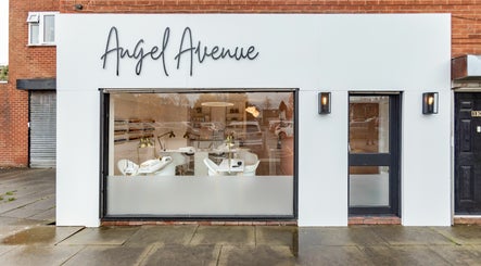 Angel Avenue – obraz 3