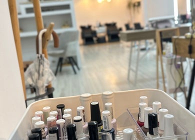 Variedade de esmaltes na Jaminny Amorim Concept Beauty, Braga, Braga, PT.