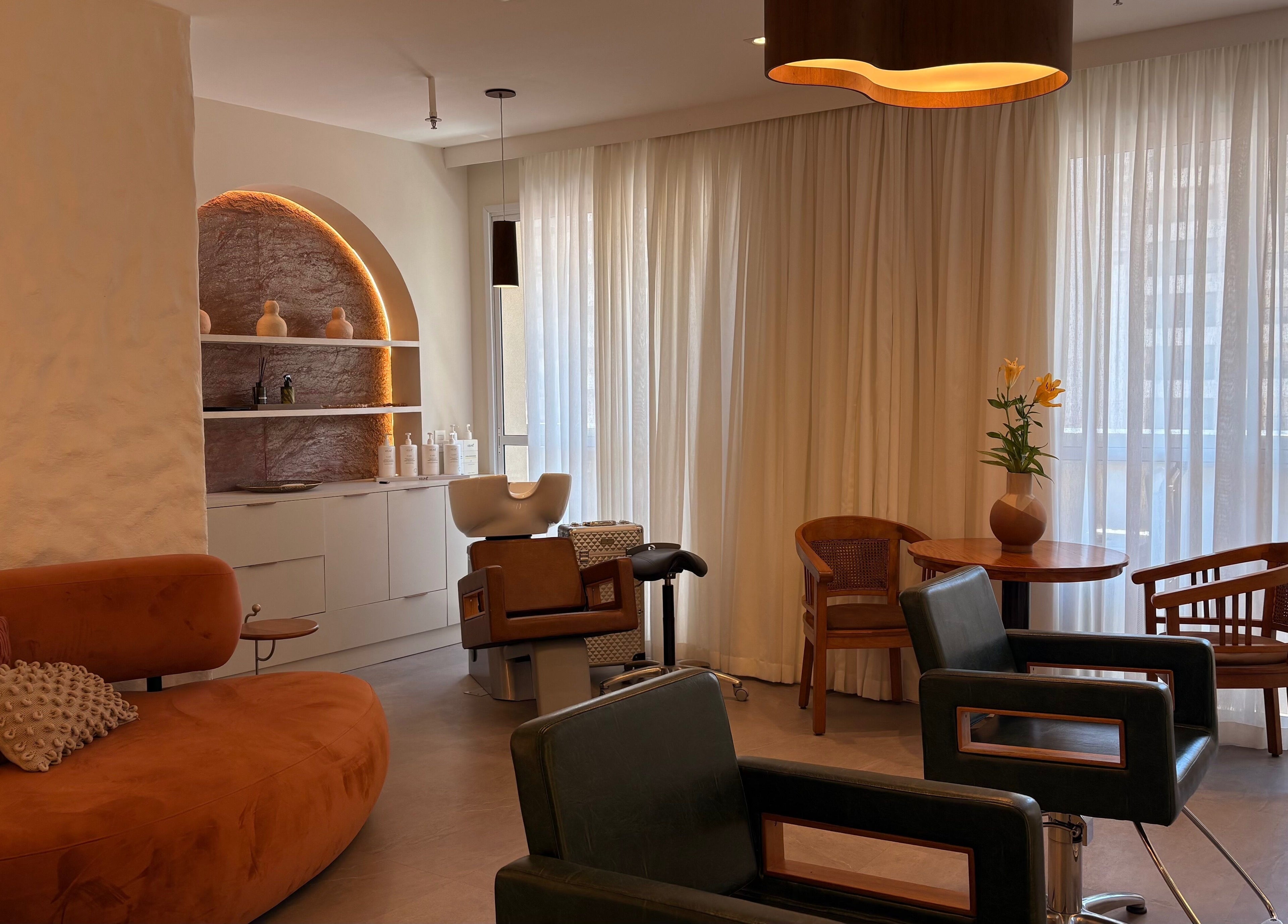 Espaço aconchegante e moderno no salão Dunia Zayed, São Paulo, São Paulo, BR.