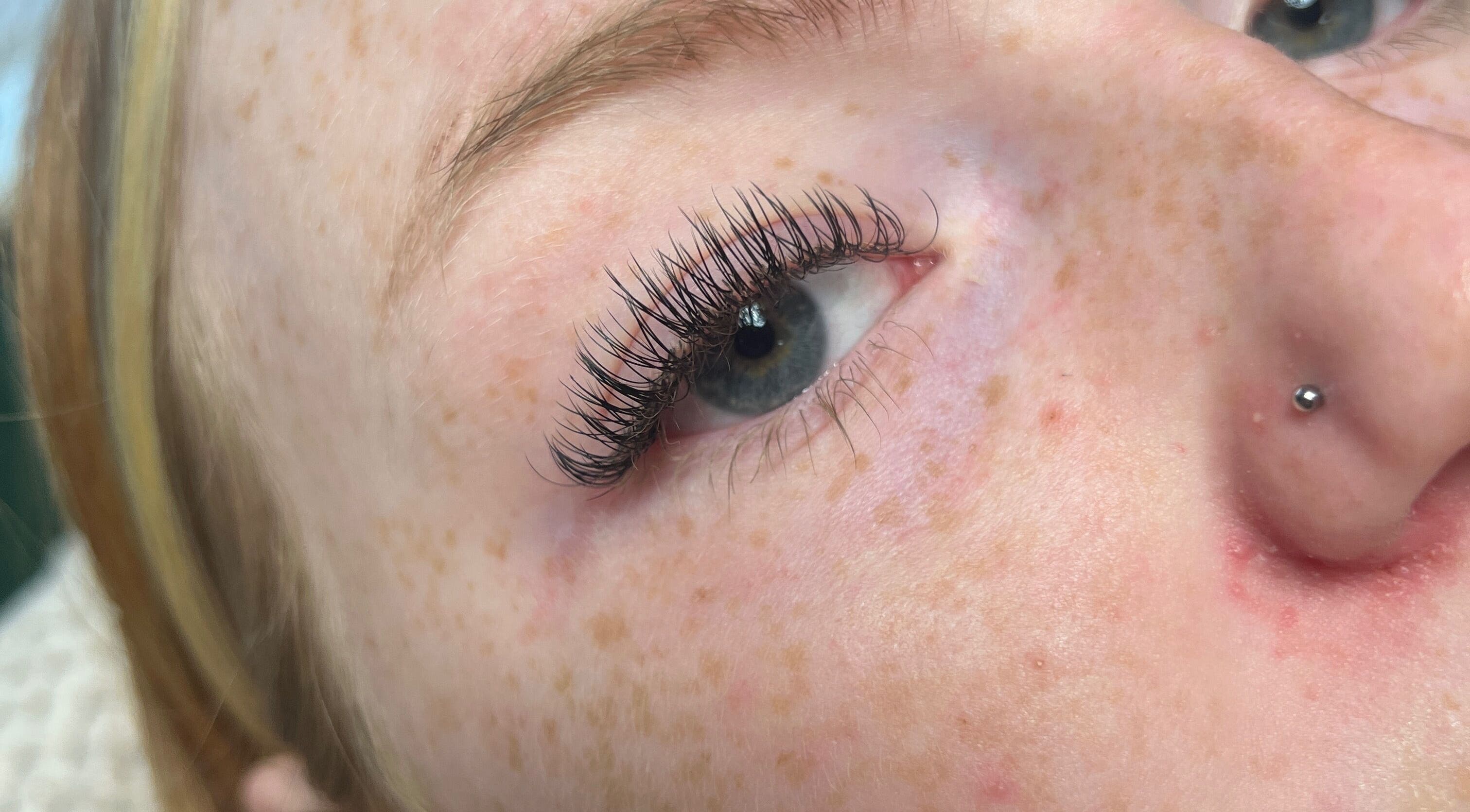 Close-up of curled eyelashes at Magica Beauty, Pontefract, England, GB offering expert eyelash services.