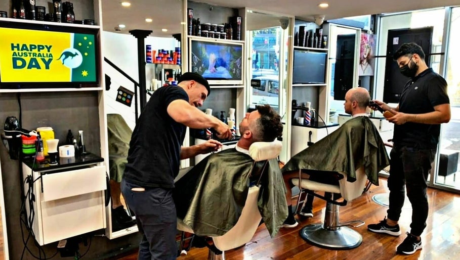 Royal Cut Barber and Hair Salon image 1