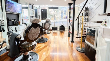 Royal Cut Barber and Hair Salon
