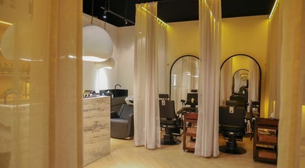 Roots Lab Beauty Salon