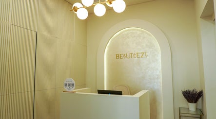 Beauteeze Ladies Salon