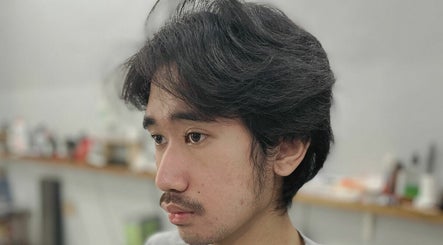 Kronik Salon & Barbershop image 3