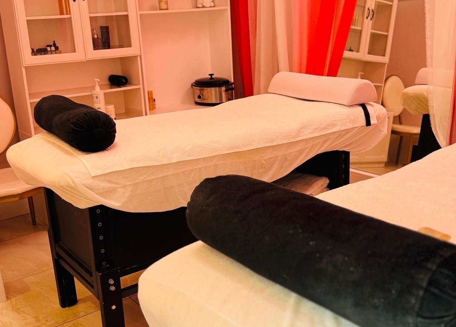 Luxurious massage tables at Face it Spa, Tsumeb, Oshikoto Region, NA, offering a serene environment.